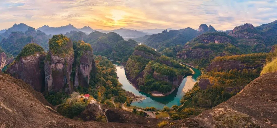 武夷山脈全景